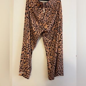 Wide leg cheetah dress pants NWT. From bloom chic